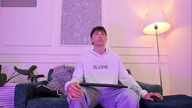 Snapshot of AlessandroDybala chatting on 10.09.25 AlessandroDybala online show from 10.09.25