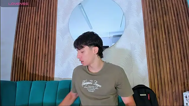 Snapshot of AlessandroDybala chatting on 10.15.25 AlessandroDybala online show from 10.15.25