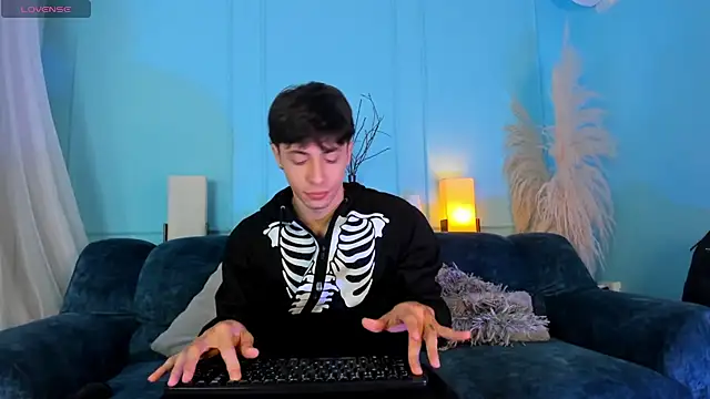 Snapshot of AlessandroDybala chatting on 11.26.25 AlessandroDybala online show from 11.26.25