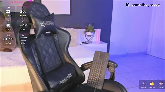 Snapshot of Leyli_Doll chatting on 10.21.25 Leyli Doll online show from 10.21.25