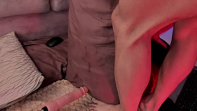 Snapshot of Tom_cooper_ chatting on 03.20.25 Tom cooper online show from 03.20.25