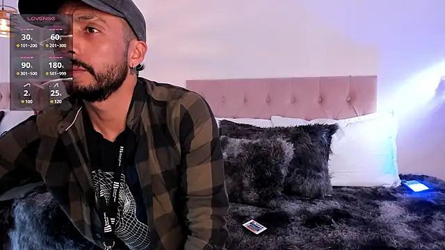 Snapshot of Tom_cooper_ chatting on 09.13.25 Tom cooper online show from 09.13.25