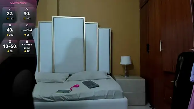 FOXYRIVER  online show from 12.05.25