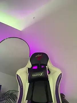 Snapshot of turabbitxx chatting on 10.25.25 turabbitxx online show from 10.25.25