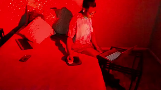 yiauana online show from 02.22.25