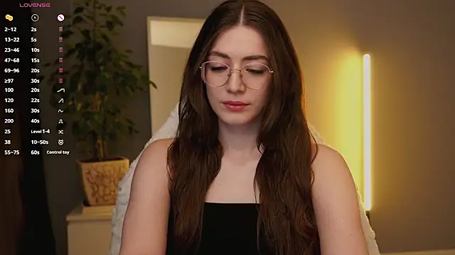 Ester Hill online show from 09.19.25