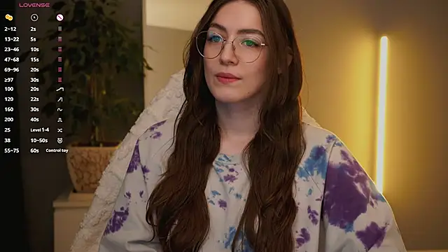 Ester Hill online show from 10.06.25