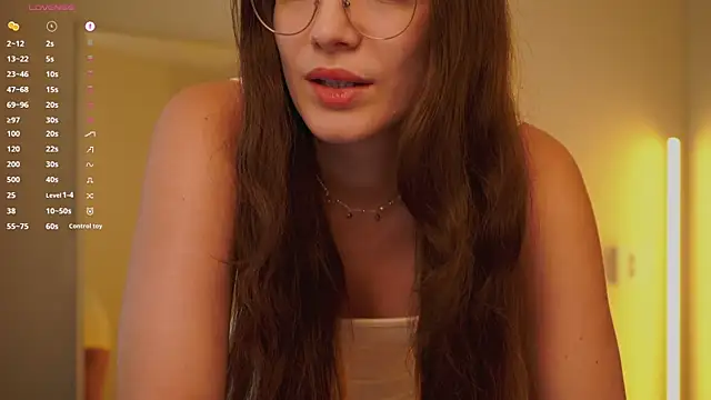 Snapshot of Ester_Hill chatting on 07.18.26 Ester Hill online show from 07.18.26