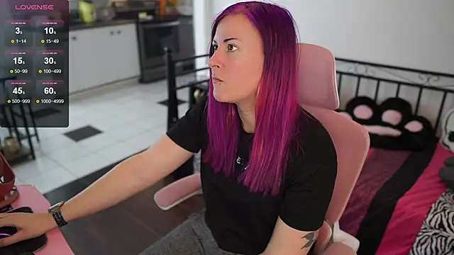 Snapshot of gennyrock chatting on 01.25.25 gennyrock online show from 01.25.25