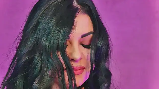 Snapshot of EmilyColle_ chatting on 03.10.25 EmilyColle online show from 03.10.25