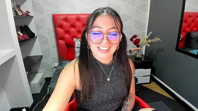 MiaWils  online show from 02.14.25