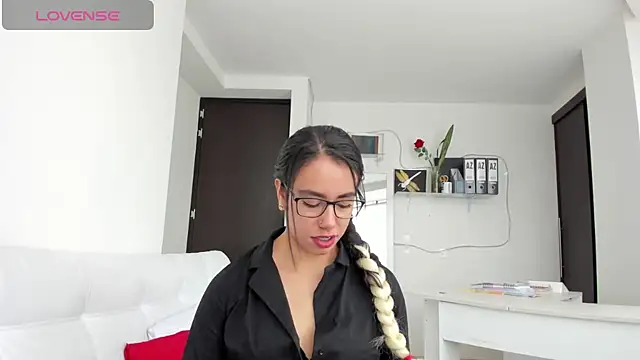 Snapshot of susana_monroy chatting on 02.23.26 susana monroy online show from 02.23.26