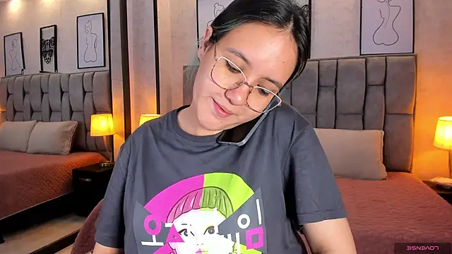 Snapshot of sweet--emily chatting on 12.27.24 sweet--emily online show from 12.27.24