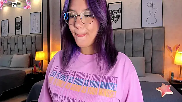 Snapshot of sweet--emily chatting on 01.14.25 sweet--emily online show from 01.14.25