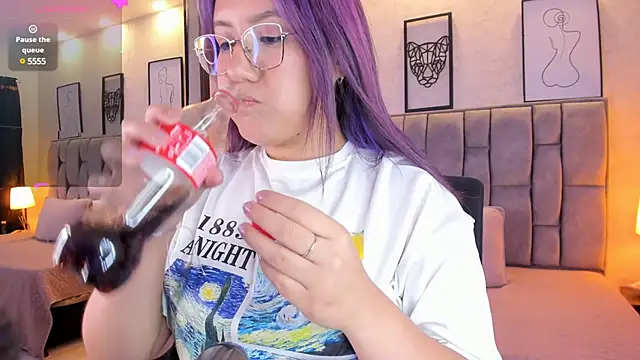 Snapshot of sweet--emily chatting on 01.23.25 sweet--emily online show from 01.23.25