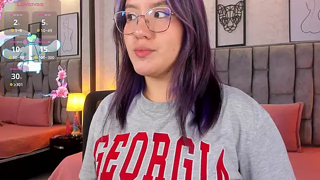 Snapshot of sweet--emily chatting on 03.02.25 sweet--emily online show from 03.02.25