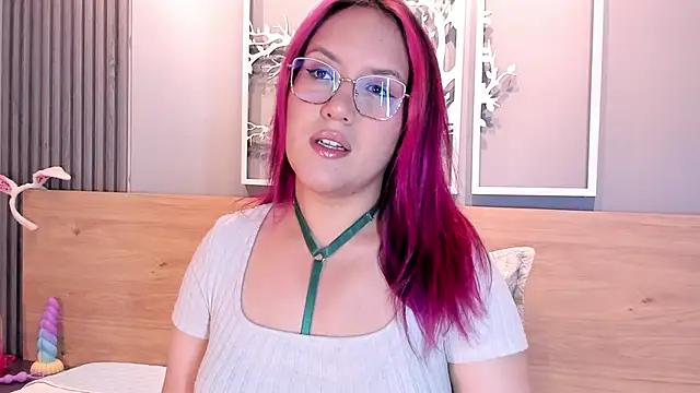 Snapshot of sweet--emily chatting on 11.14.25 sweet--emily online show from 11.14.25