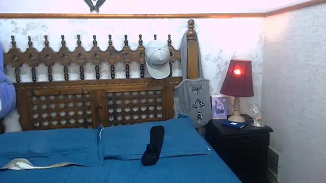 Snapshot of MilanZaire chatting on 03.02.25 MilanZaire online show from 03.02.25