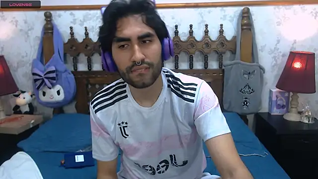 Snapshot of MilanZaire chatting on 03.03.25 MilanZaire online show from 03.03.25