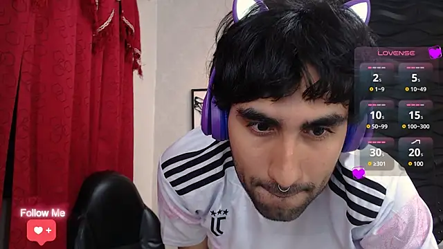 Snapshot of MilanZaire chatting on 03.08.25 MilanZaire online show from 03.08.25