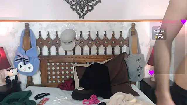 Snapshot of MilanZaire chatting on 03.11.25 MilanZaire online show from 03.11.25