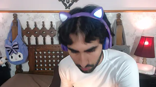 Snapshot of MilanZaire chatting on 03.15.25 MilanZaire online show from 03.15.25