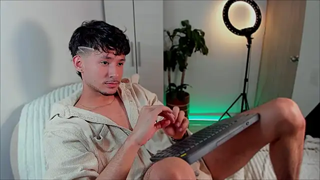 Snapshot of dimitri_targaryen chatting on 01.06.25 dimitri targaryen online show from 01.06.25