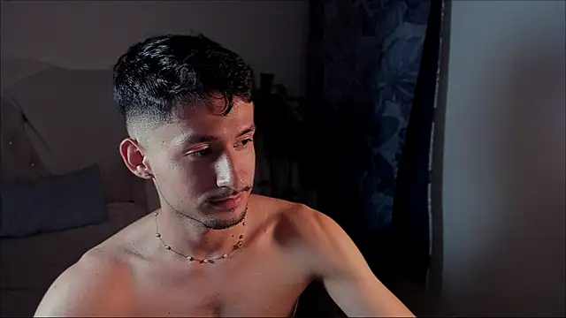 Snapshot of dimitri_targaryen chatting on 11.20.25 dimitri targaryen online show from 11.20.25