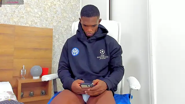 nicolaskan online show from 12.10.24