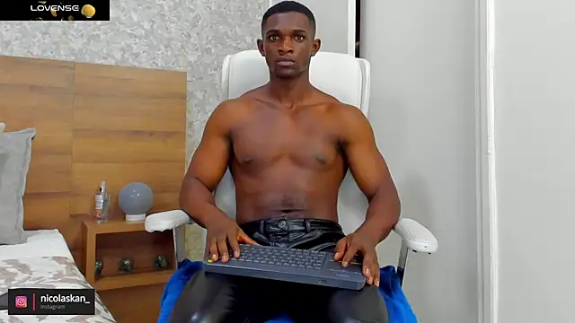 nicolaskan online show from 12.14.24