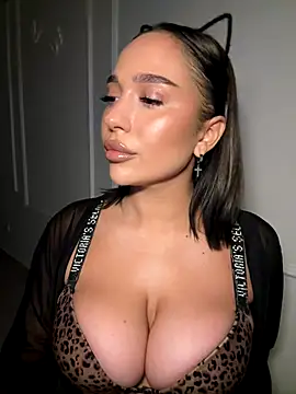 Snapshot of CardiSweetBaby chatting on 09.23.25 CardiSweetBaby online show from 09.23.25