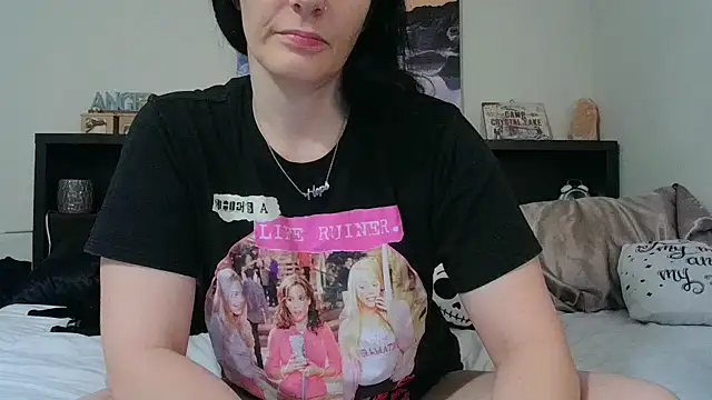 CrystalLakeXO online show from 10.11.25