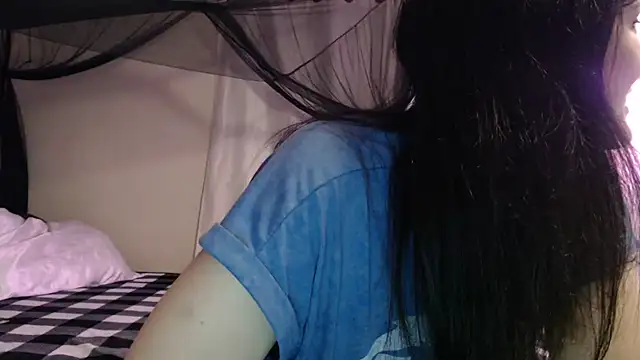 Snapshot of CrystalLakeXO chatting on 06.24.26 CrystalLakeXO online show from 06.24.26