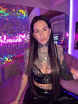 Snapshot of AileenInkOfficial chatting on 02.14.25 AileenInkOfficial online show from 02.14.25