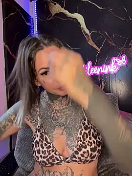 Snapshot of AileenInkOfficial chatting on 09.21.25 AileenInkOfficial online show from 09.21.25