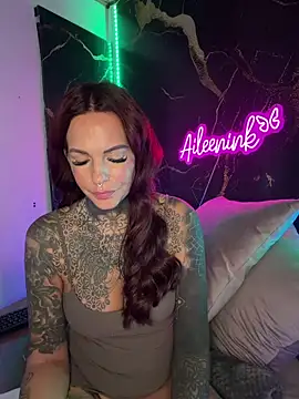 Snapshot of AileenInkOfficial chatting on 10.17.25 AileenInkOfficial online show from 10.17.25