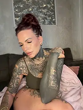 Snapshot of AileenInkOfficial chatting on 03.10.26 AileenInkOfficial online show from 03.10.26