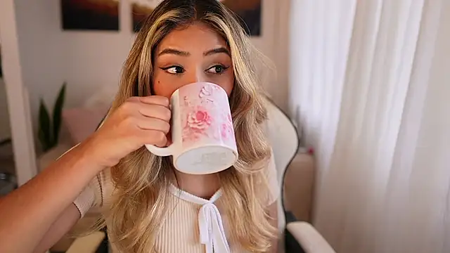 SaraParisi online show from 01.10.25