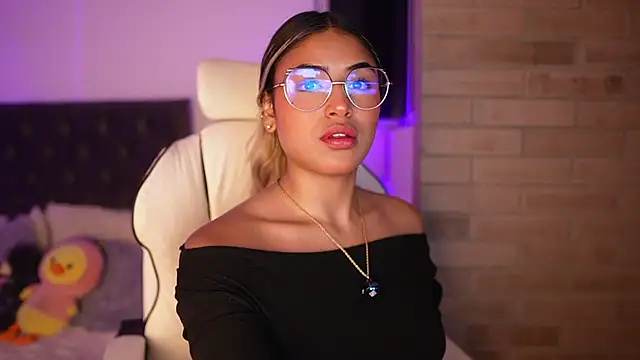 SaraParisi online show from 03.20.25