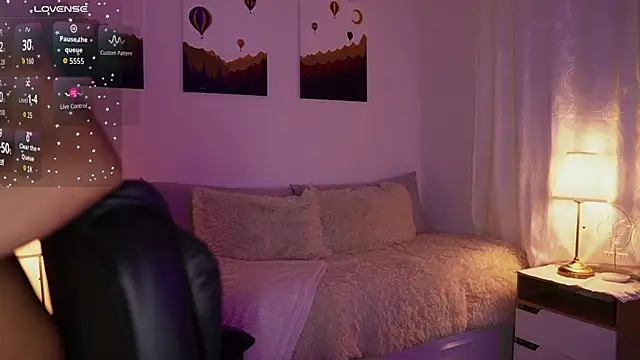 SaraParisi online show from 10.10.25