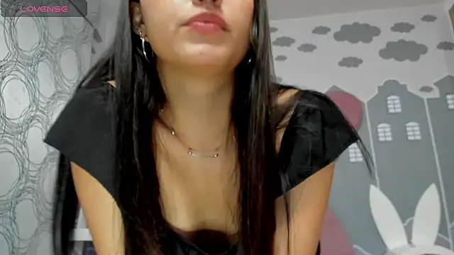 Snapshot of Lesly_sexy4u chatting on 02.07.25 Lesly sexy4u online show from 02.07.25