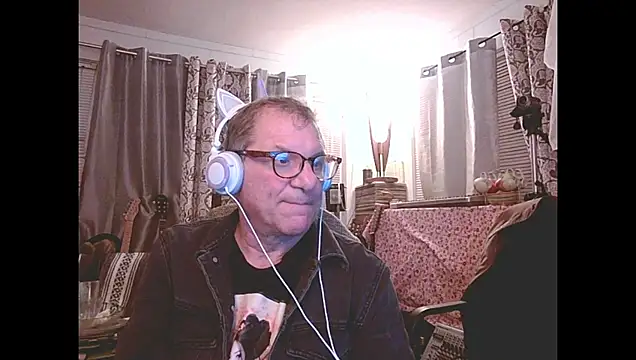 Snapshot of coryassman chatting on 10.14.25 coryassman online show from 10.14.25