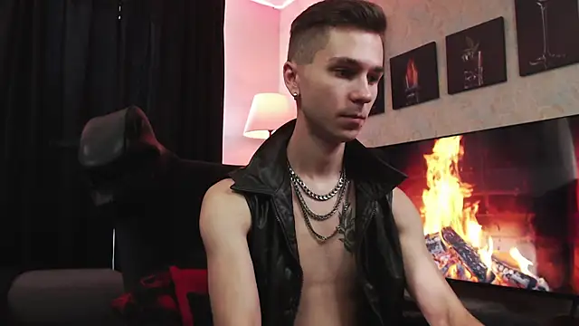 Joseph  Quinn online show from 09.10.25