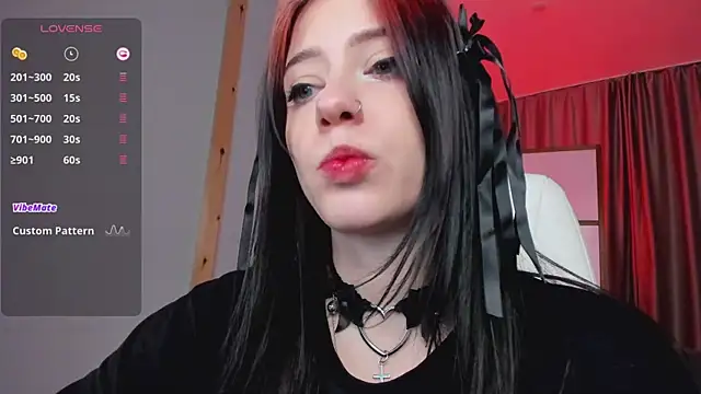 Snapshot of arielabradberry chatting on 12.11.24 arielabradberry online show from 12.11.24