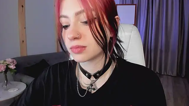 Snapshot of arielabradberry chatting on 03.11.25 arielabradberry online show from 03.11.25