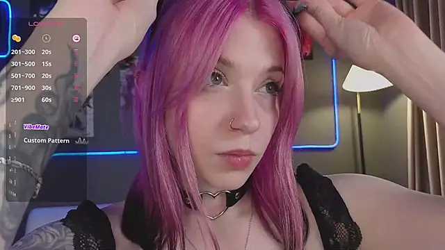 Snapshot of arielabradberry chatting on 06.15.26 arielabradberry online show from 06.15.26