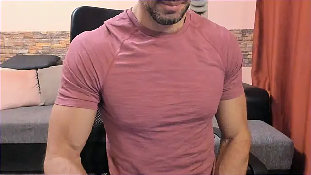 Snapshot of HotHunkTrainer chatting on 09.18.25 HotHunkTrainer online show from 09.18.25