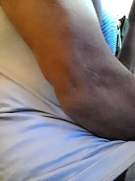 Snapshot of model_yesx chatting on 12.22.24 model yesx online show from 12.22.24