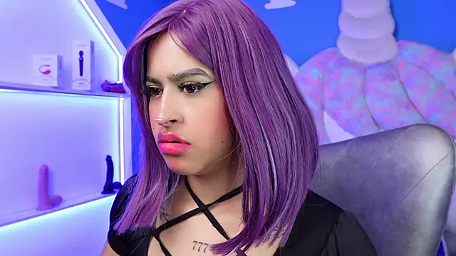 Snapshot of miss_romyna chatting on 02.15.25 miss romyna online show from 02.15.25