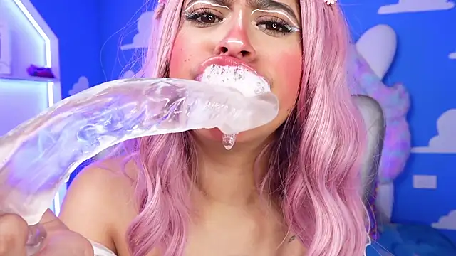 Snapshot of miss_romyna chatting on 02.18.25 miss romyna online show from 02.18.25